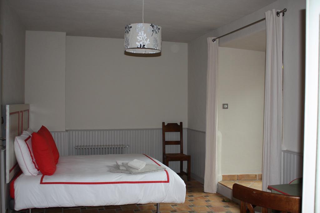 Bed In Bellongue Aucazein Room photo